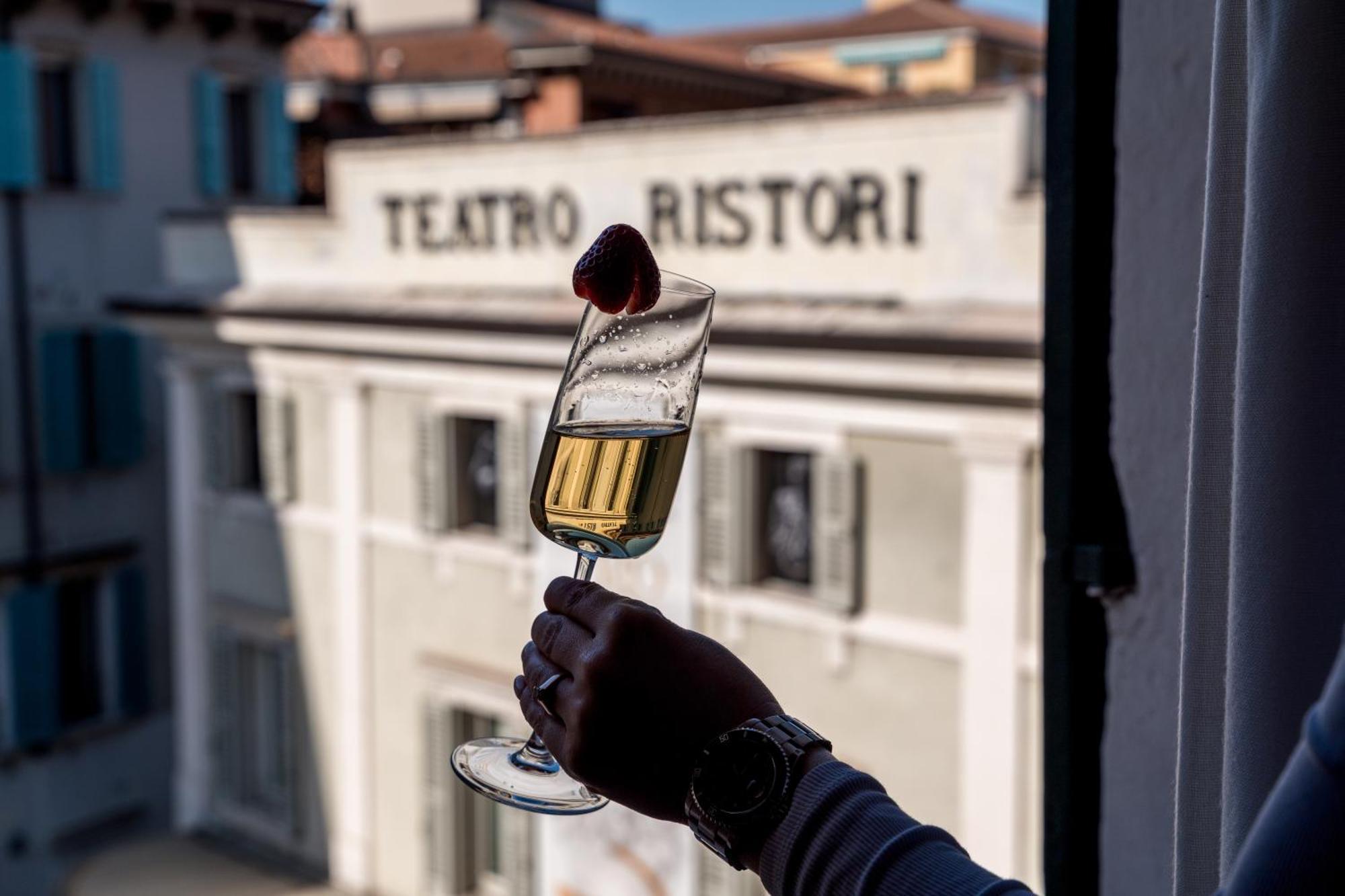 Palazzo Ristori Apartment Verona Luaran gambar