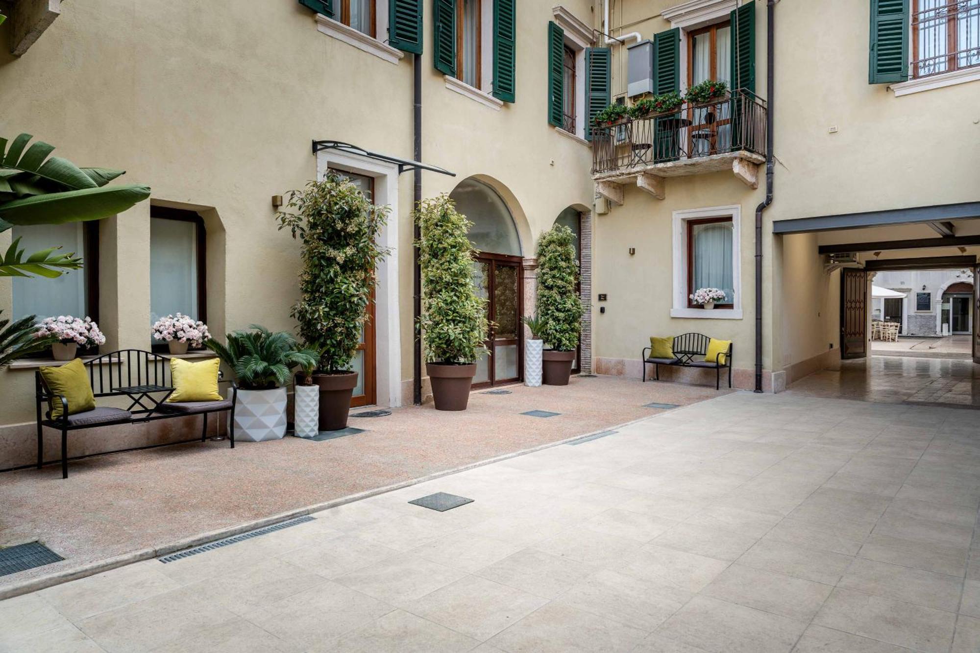 Palazzo Ristori Apartment Verona Luaran gambar